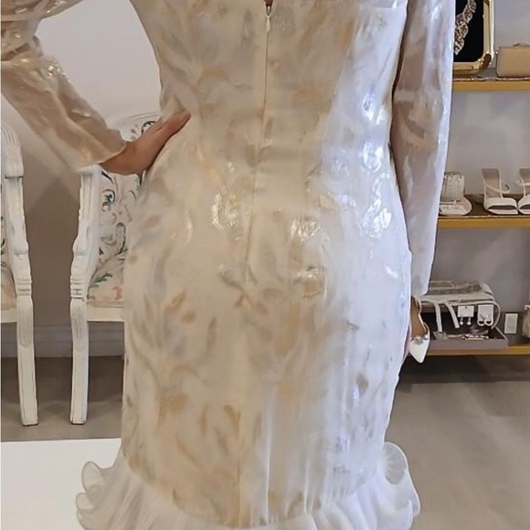 Vintage formal dress white and gold with ruffles - Picture 3 of 3